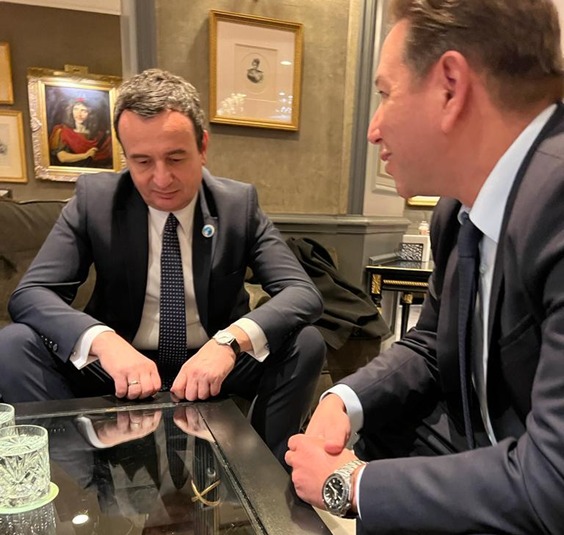 M. Albin KURTI, Chef d'État, Premier Ministre du Kosovo, et M. Michaël Deboudt, Président du CICES.